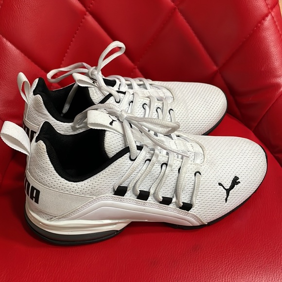 PUMA Unisex- Axelion Mesh Running Shoe Size 6C - Picture 1 of 10